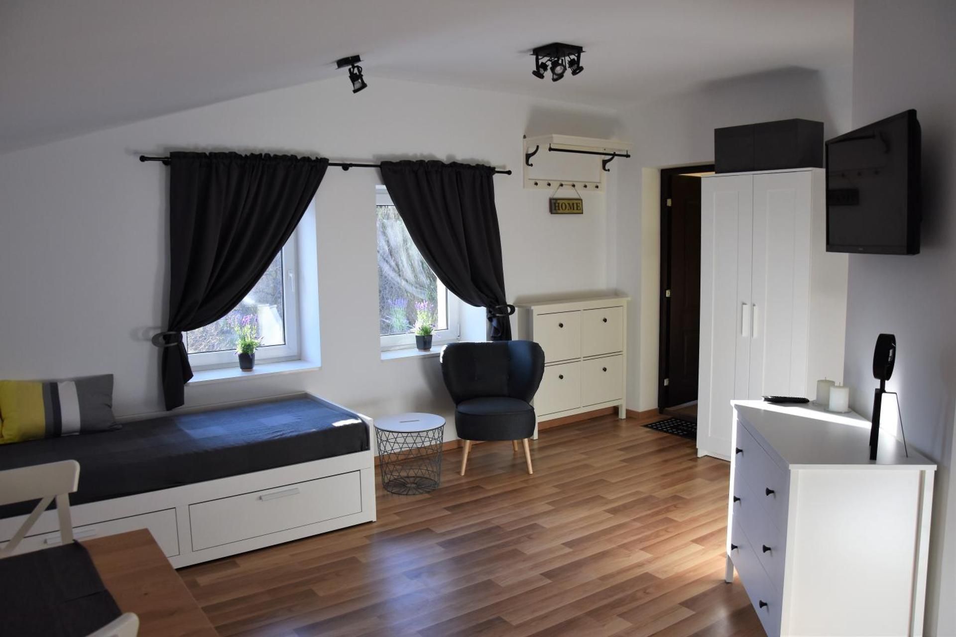 Apartment with Shower