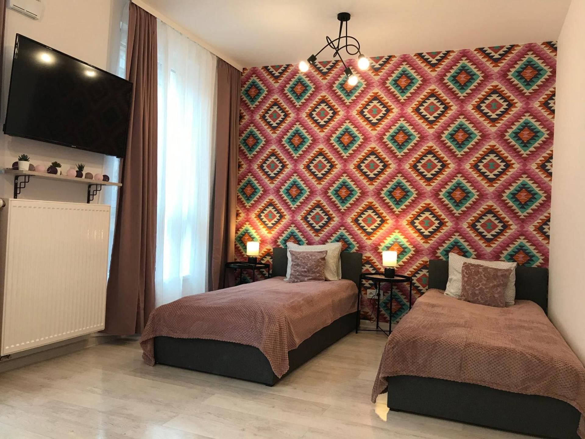 DELUXE APARTMENT
