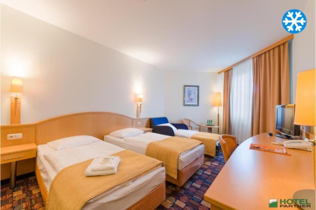Double Room (2 Adults + 1 Child )