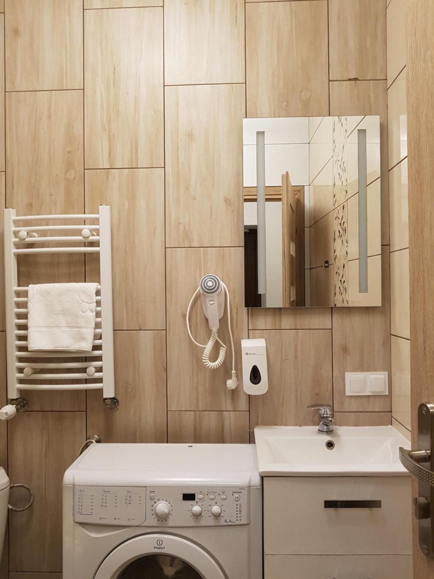 Standard Twin Room with Shared Bathroom