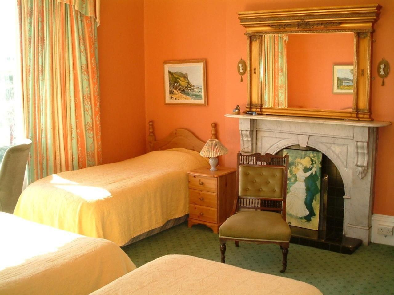 Quadruple Room with Private Bathroom
