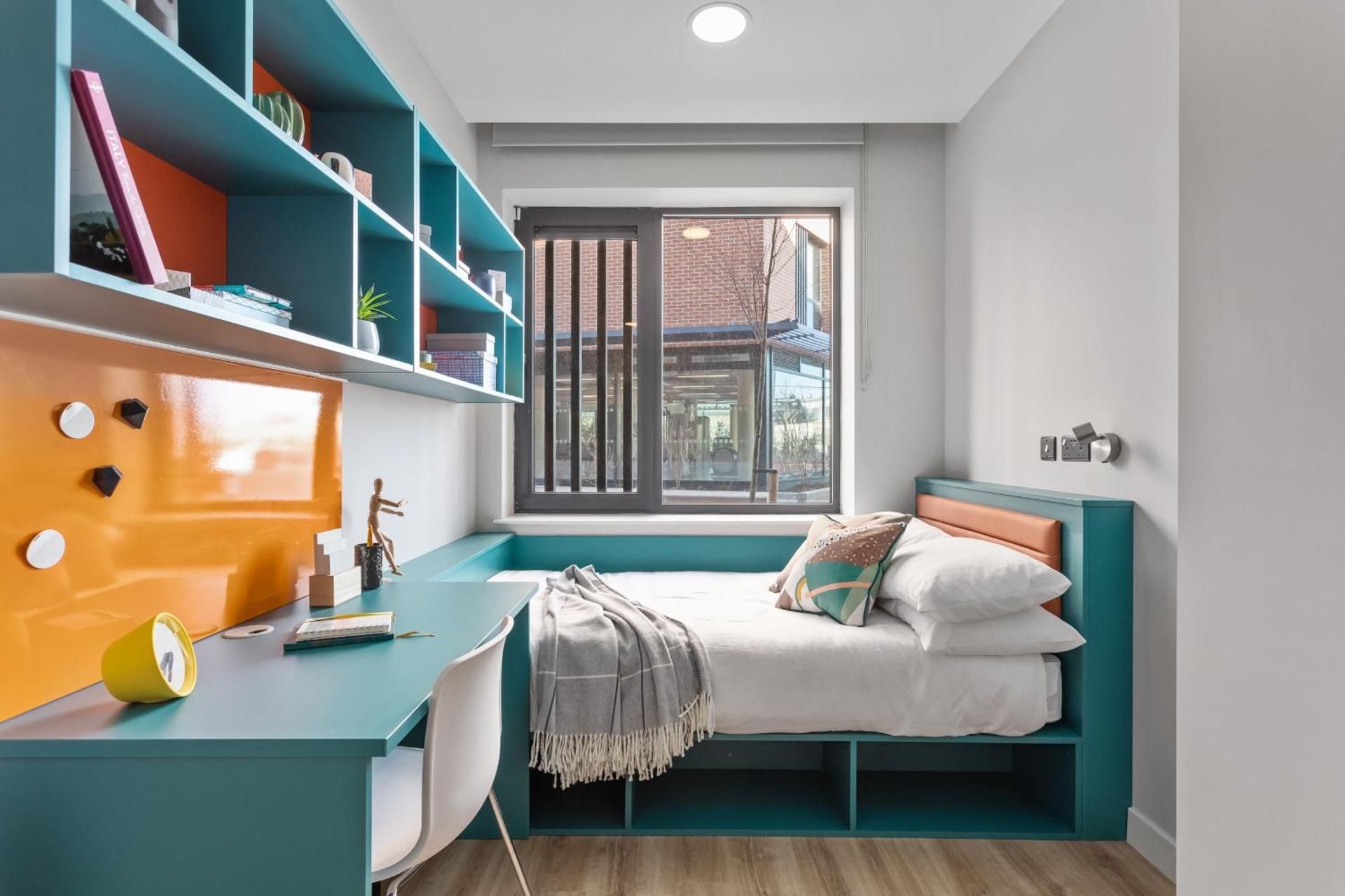 6 Bed Apartment