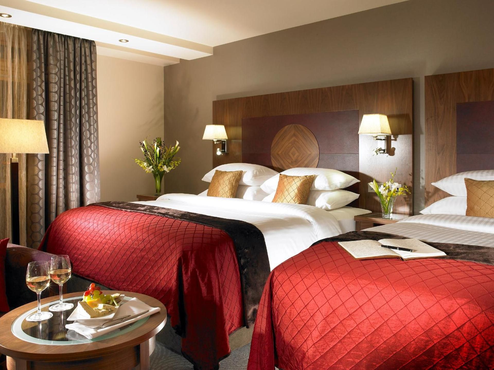 Gold Experience Room