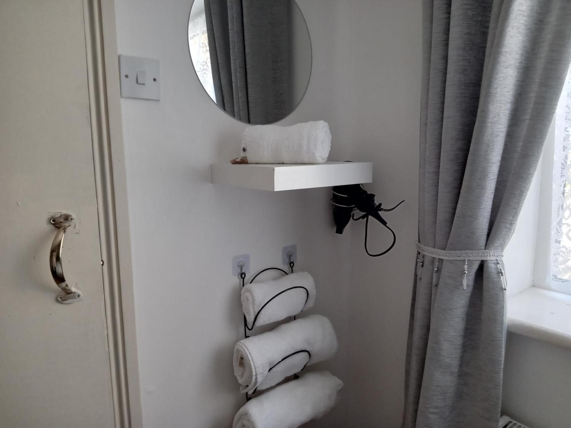 Twin Room with Private Bathroom