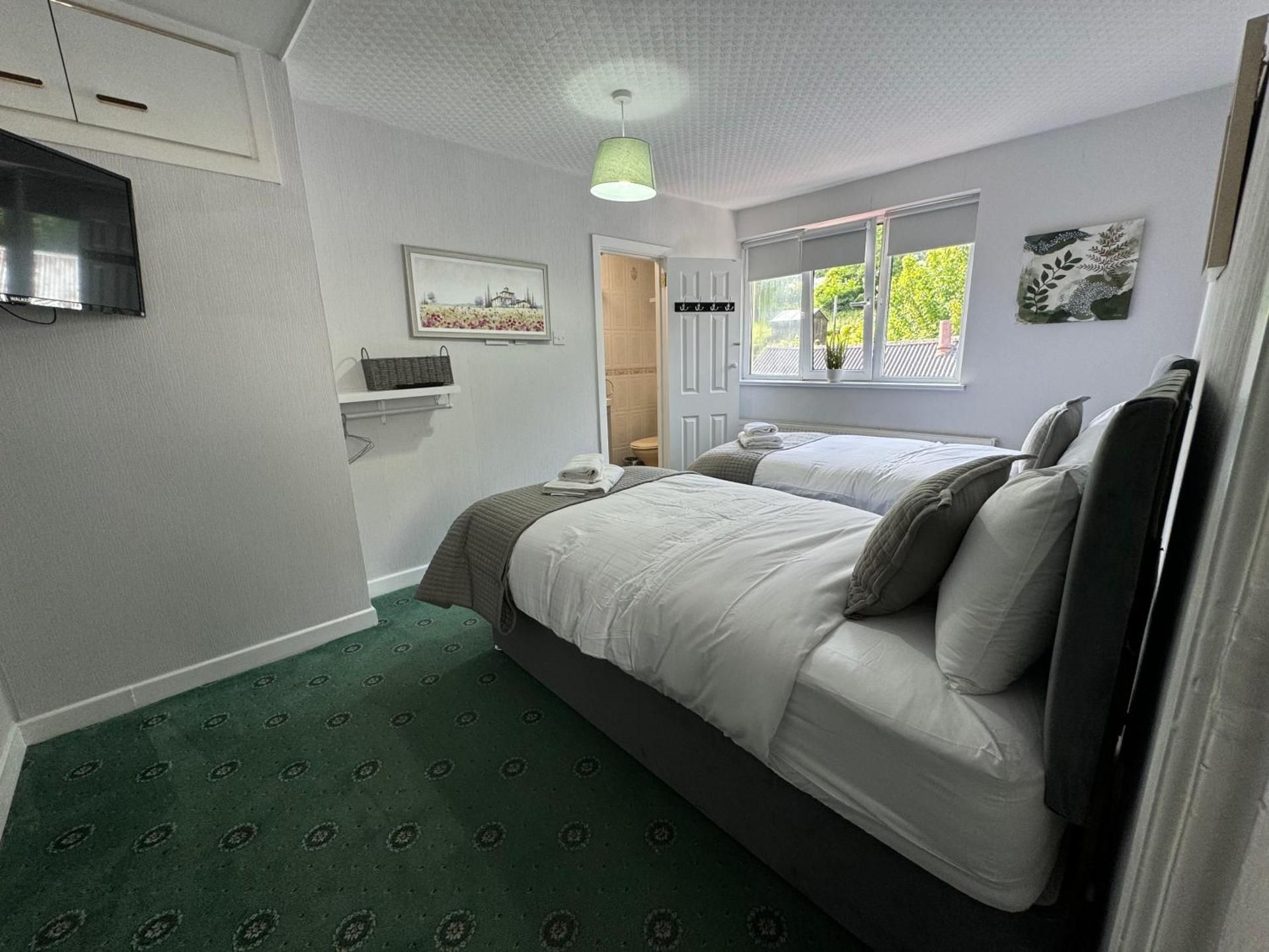 Twin Room with Bathroom