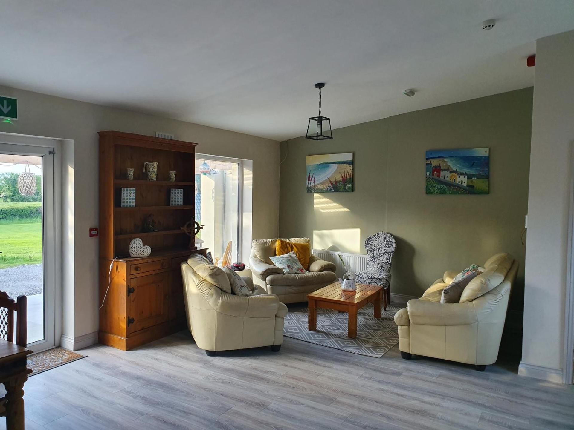 Apartment with Lake View