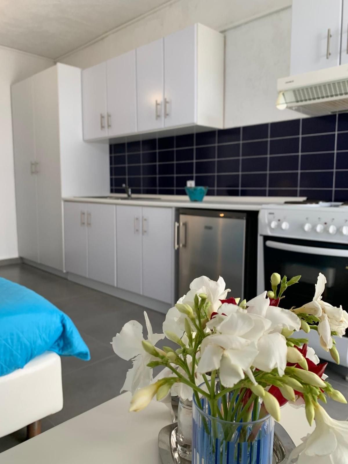 Studio (2 Adults)