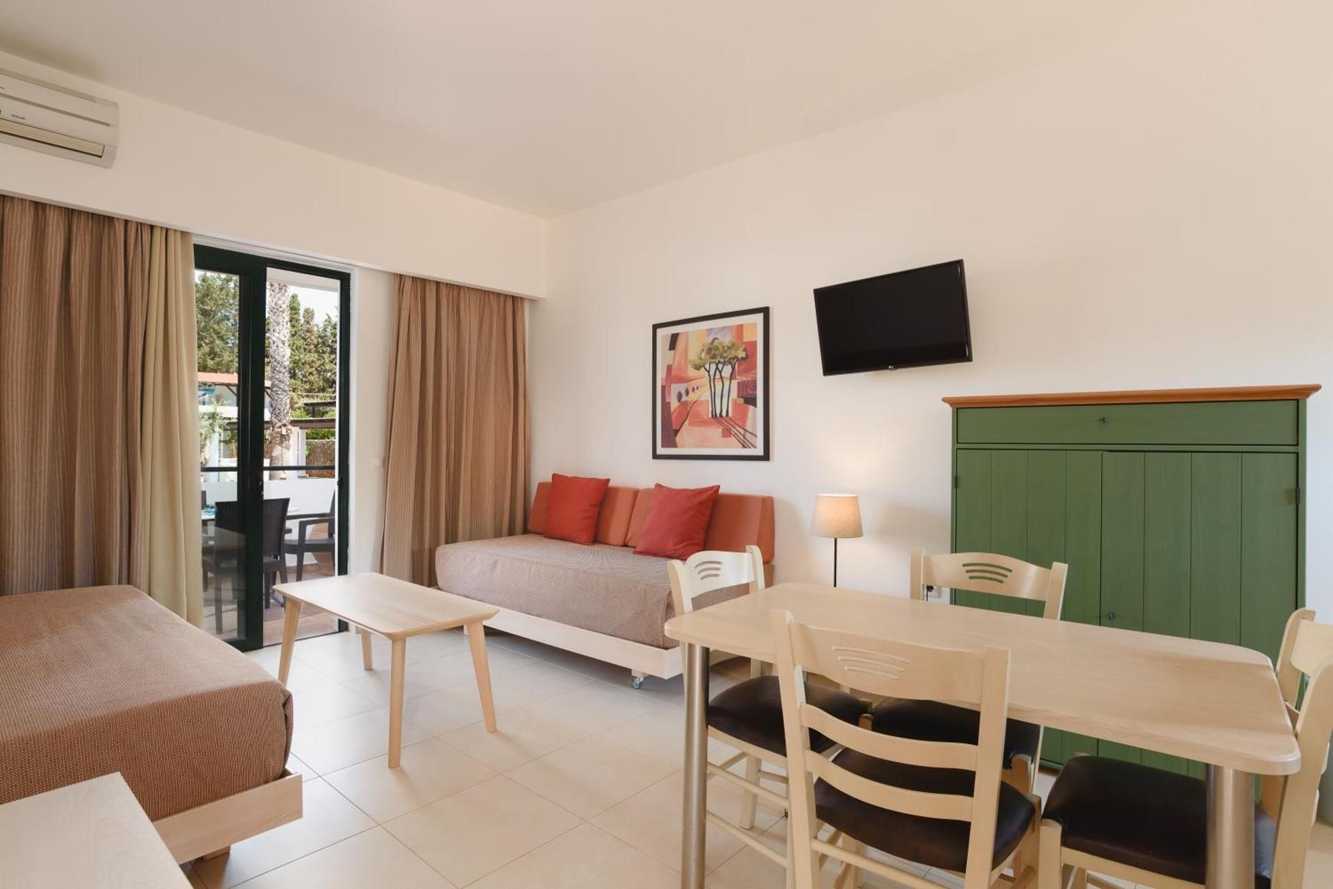 One-Bedroom Apartment (4 Adults)