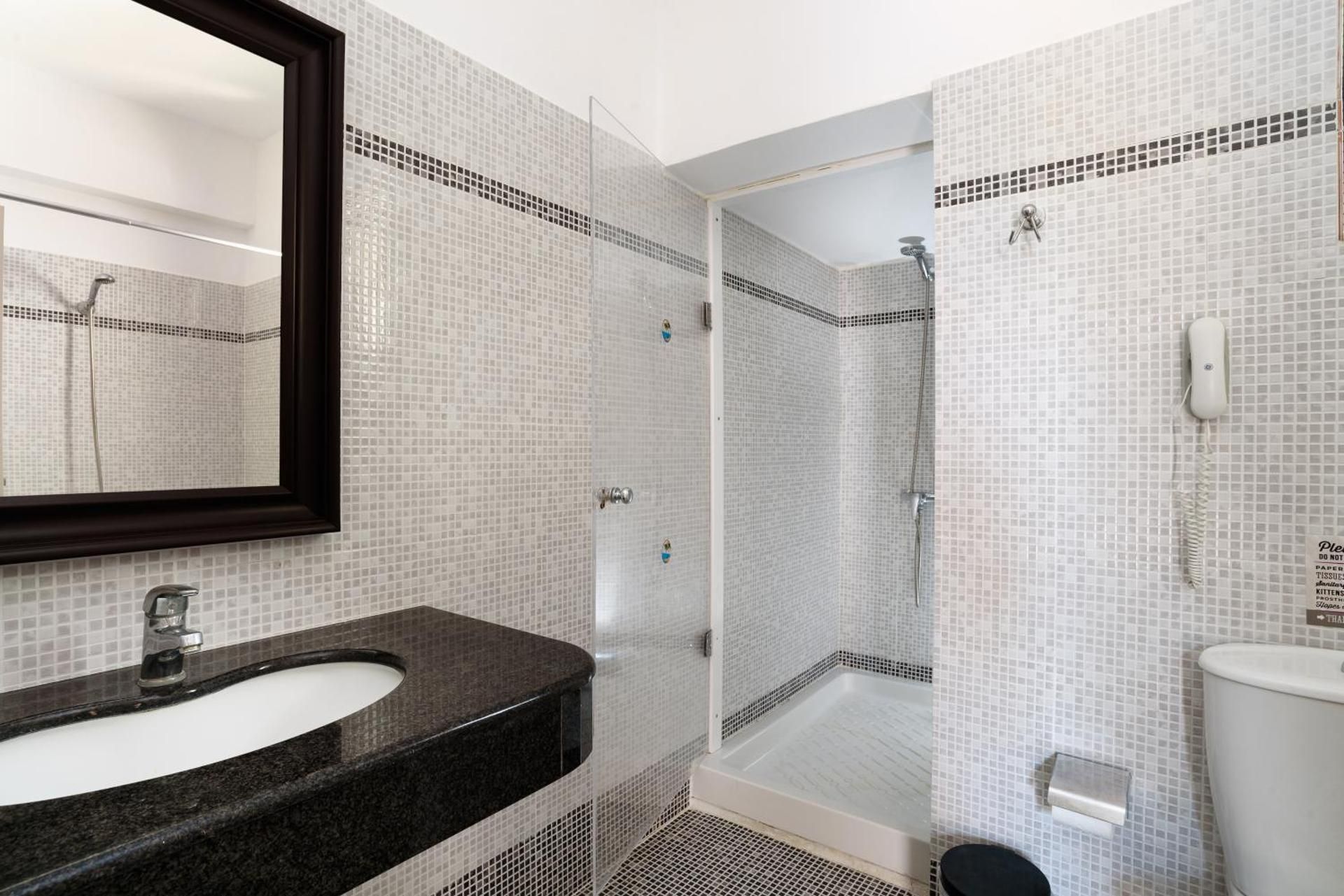 One-Bedroom Apartment (4 Adults)