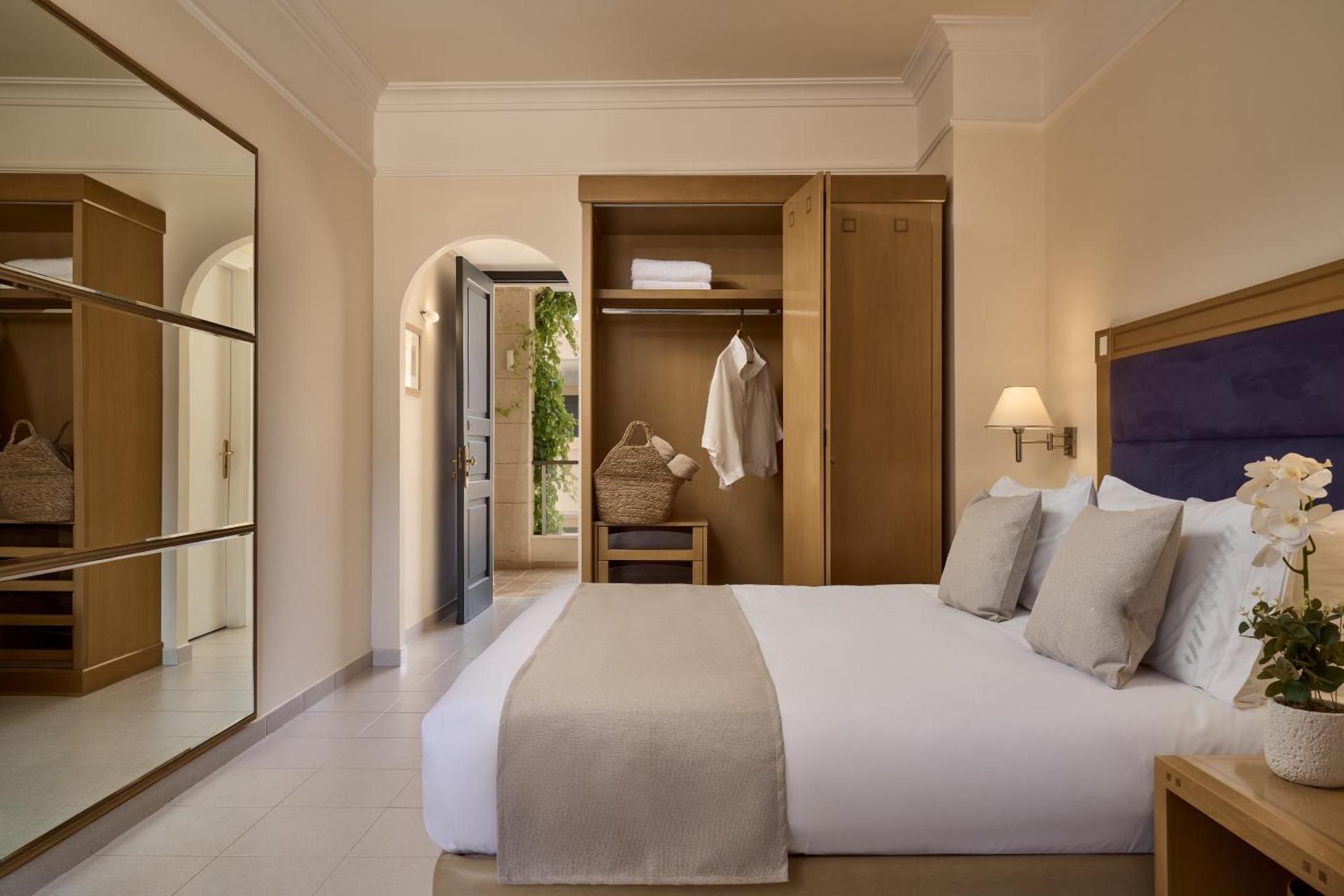 Double or Twin Room with Side Sea View