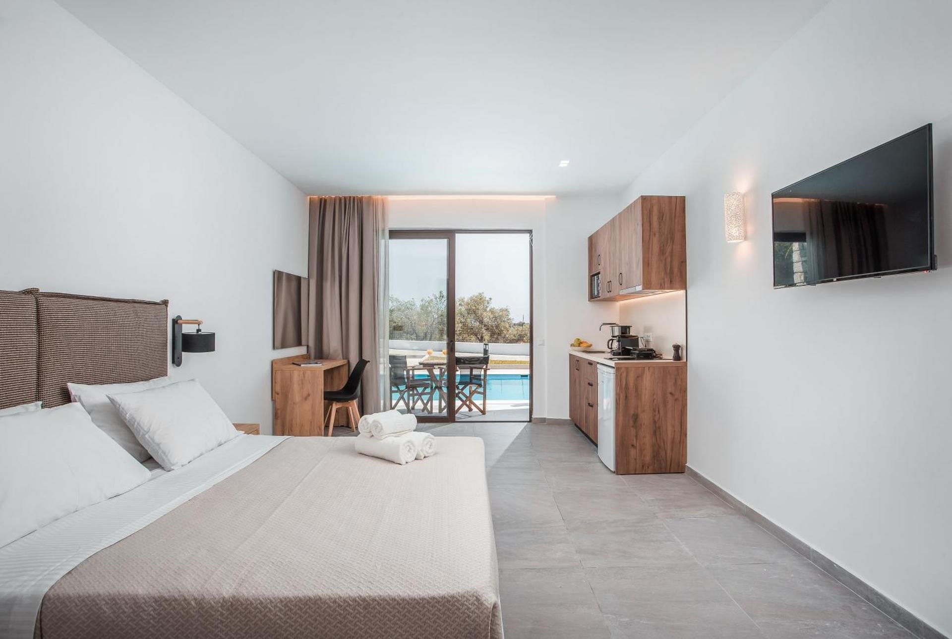 Luxury Suite shared pool