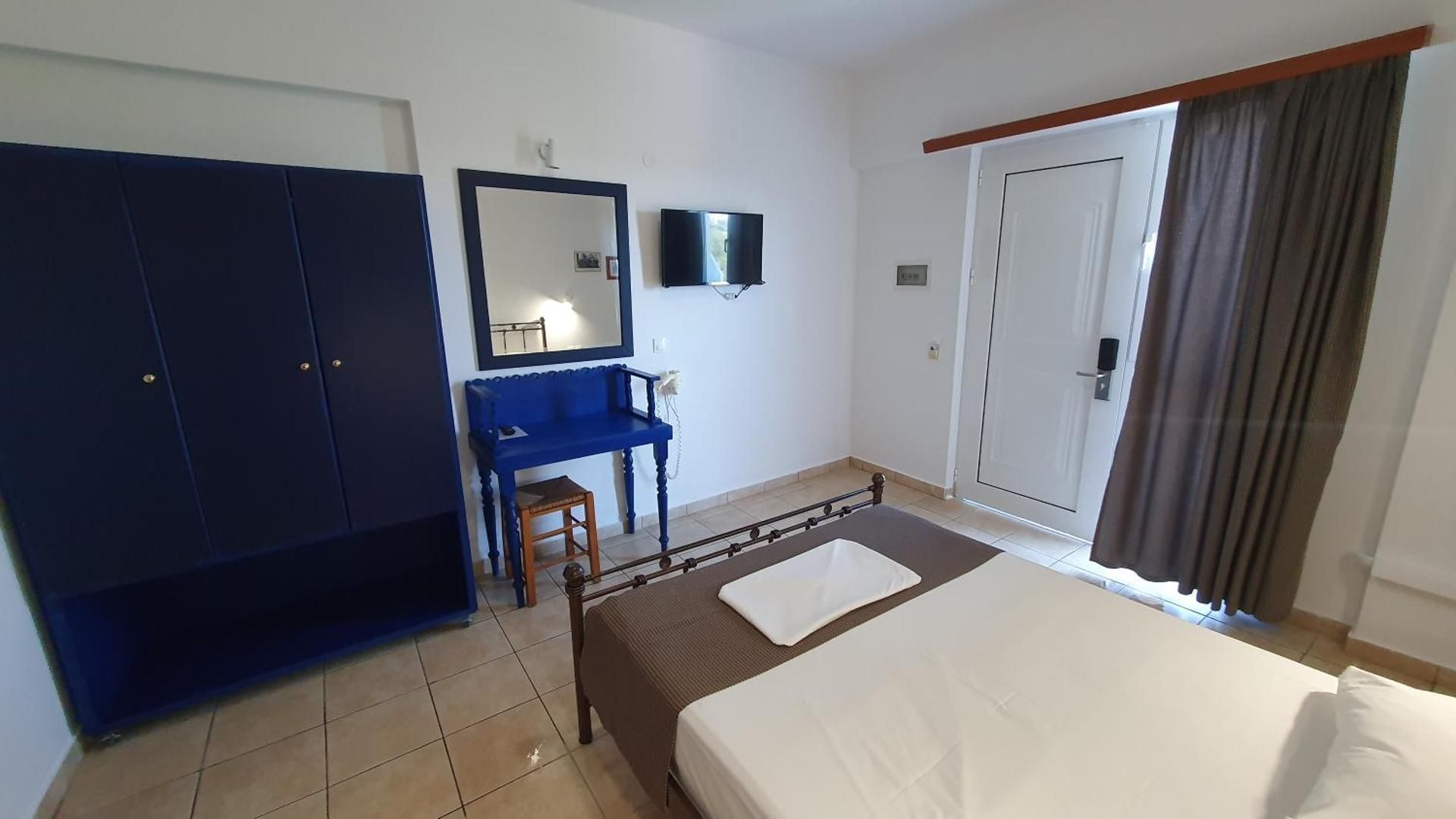 Studio (2 Adults)