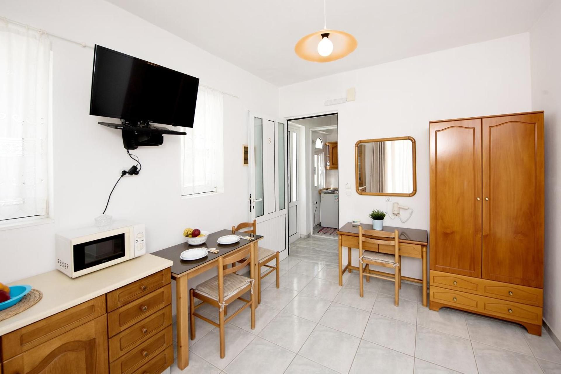 Deluxe Double Room with Side Sea View