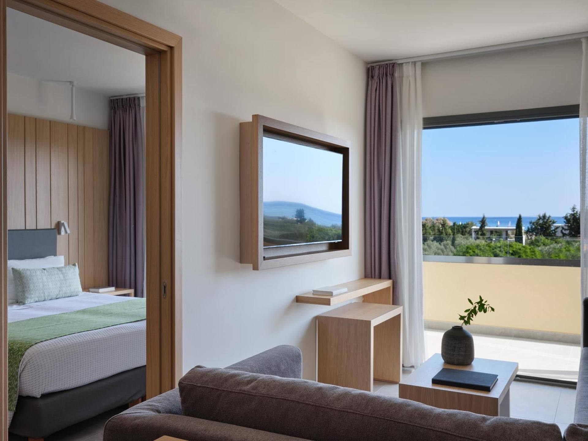 One Bedroom Superior Family Room Sea View