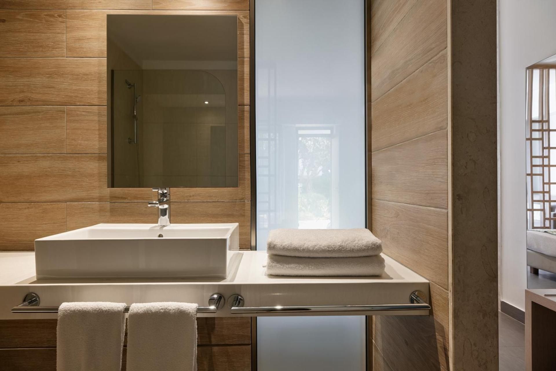SUPERIOR DOUBLE ROOM INLAND VIEW