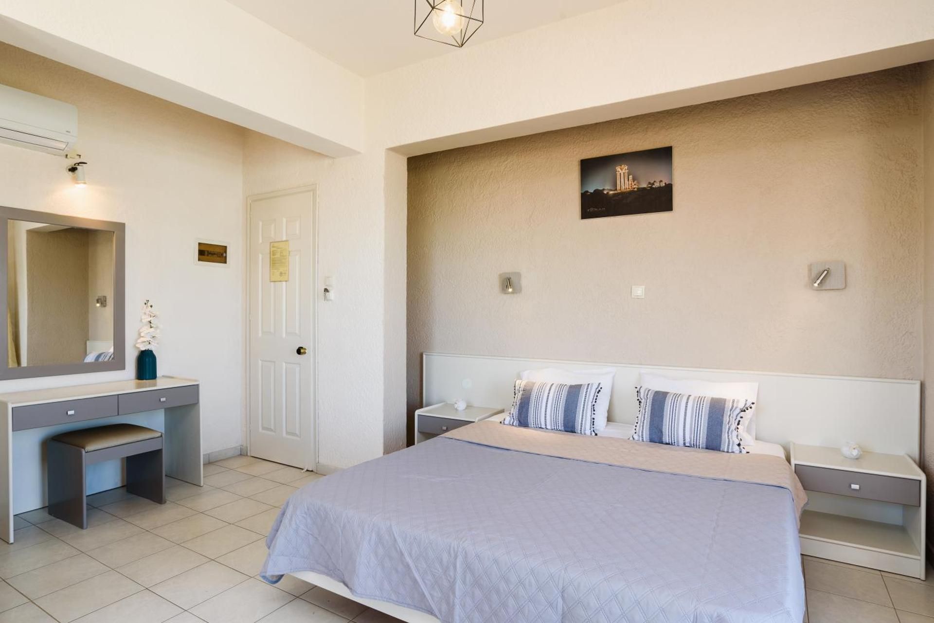 Eugenia Studios & Apartments