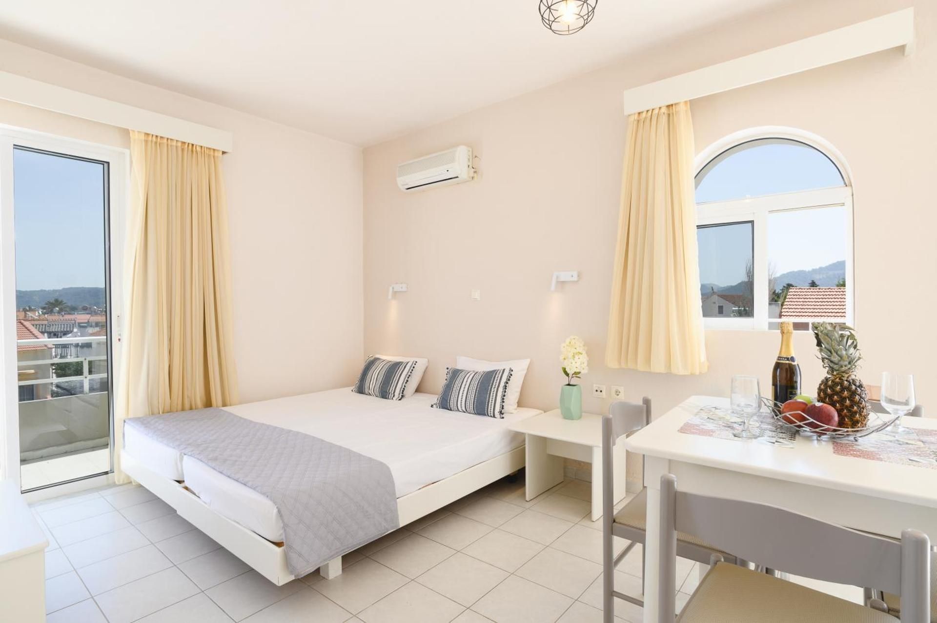 Eugenia Studios & Apartments