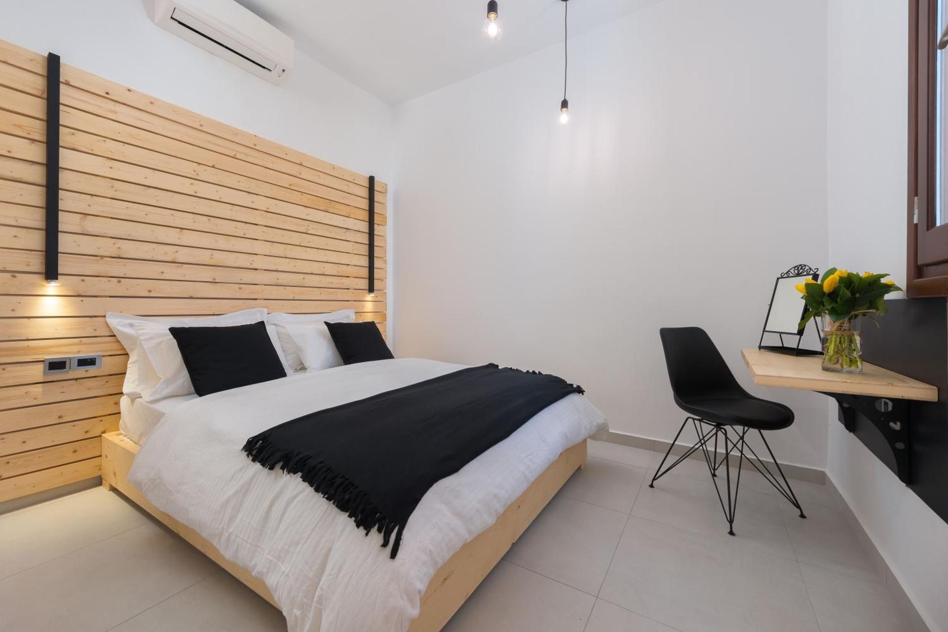 Deluxe Triple Suite with Old Town View