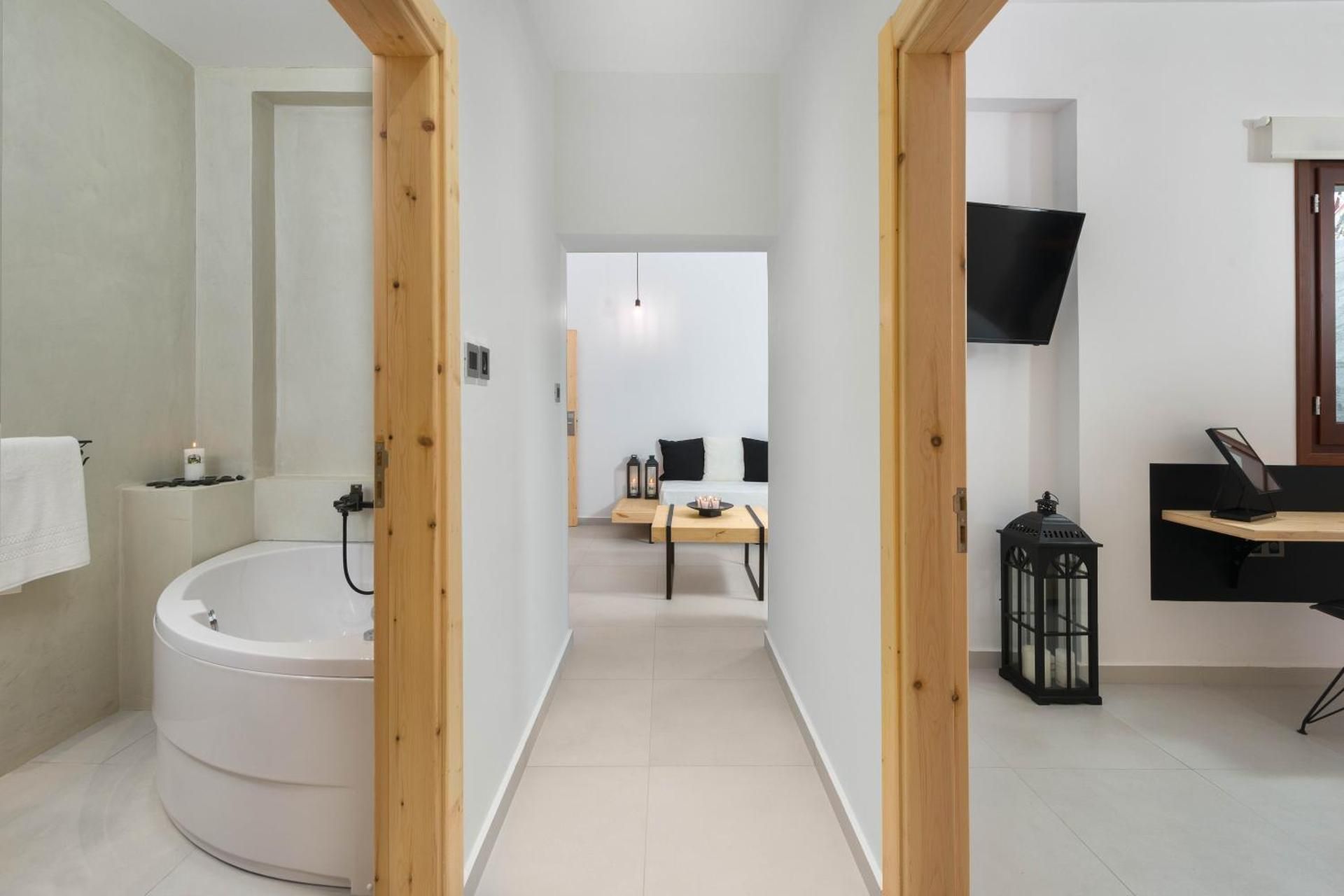 Superior Suite with Hot Tub