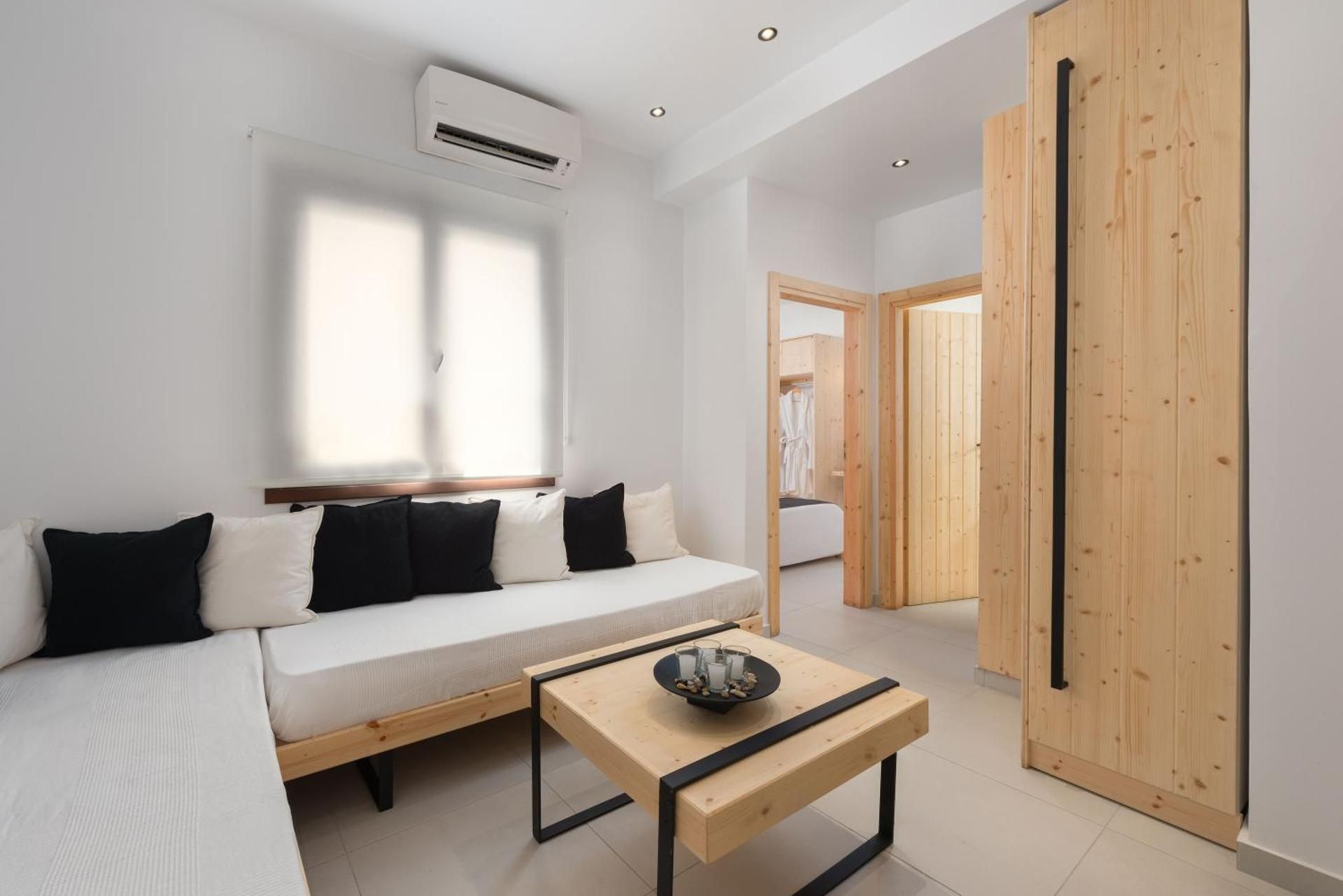 Deluxe Suite with Hot Tub