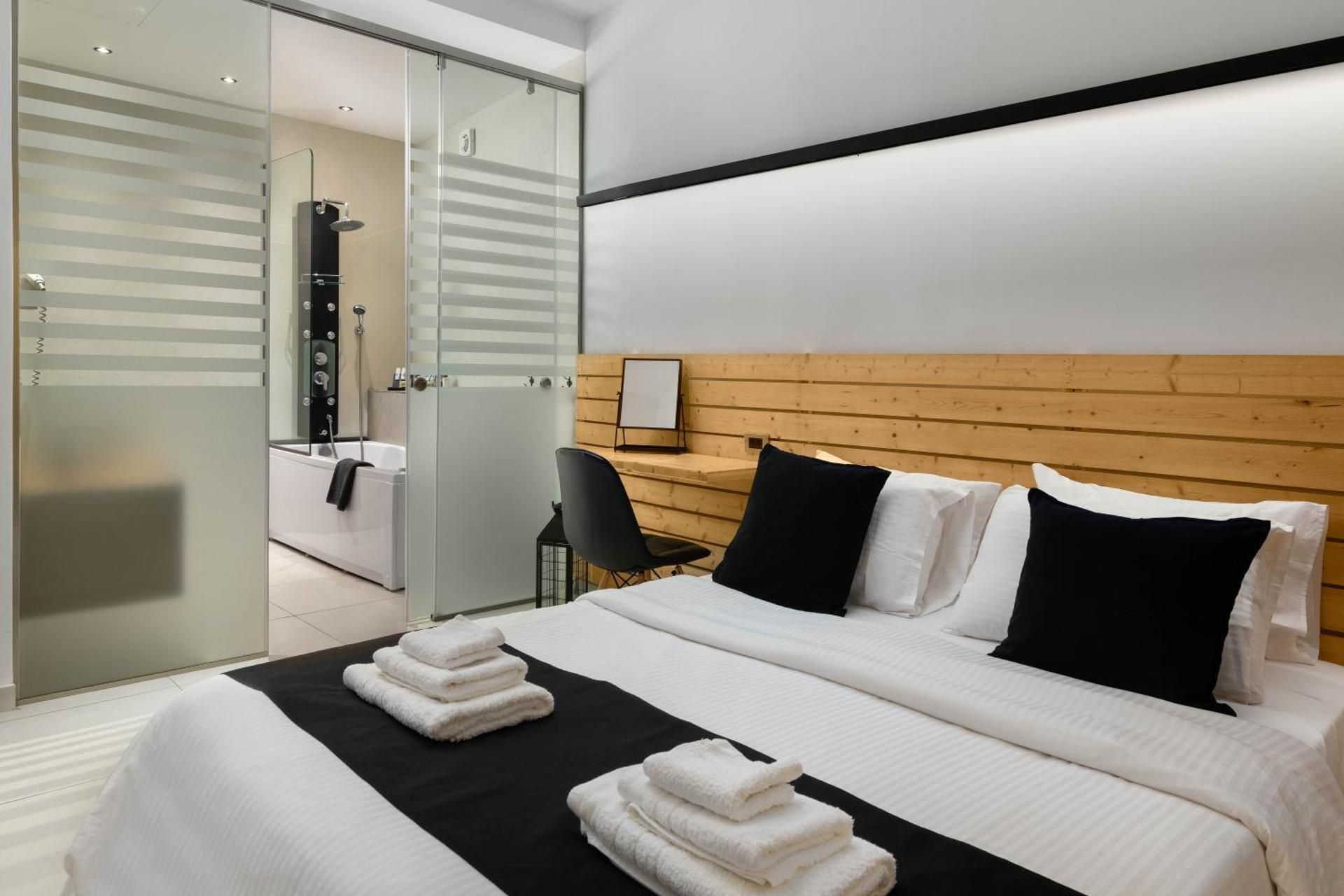 Deluxe Triple Suite