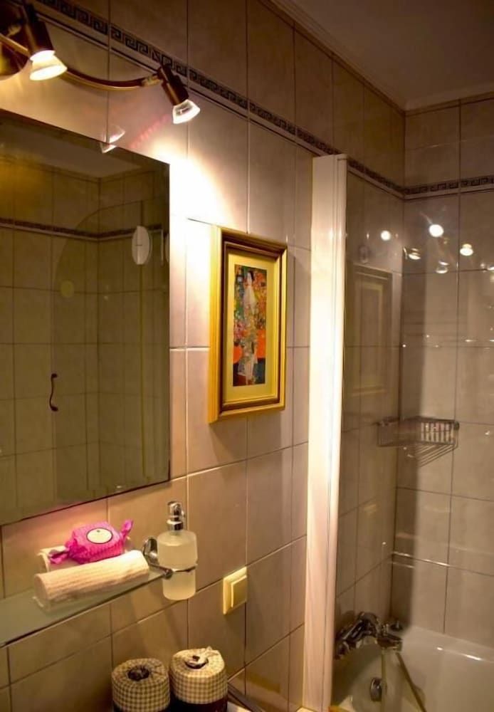 Carmen Art Hotel Traditional Double Room 4