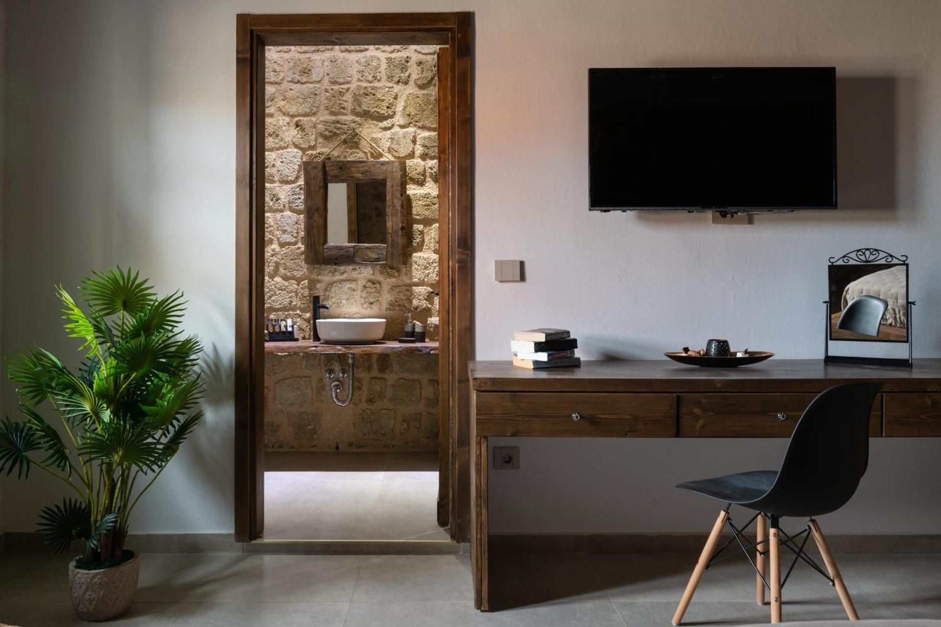 Superior King Suite