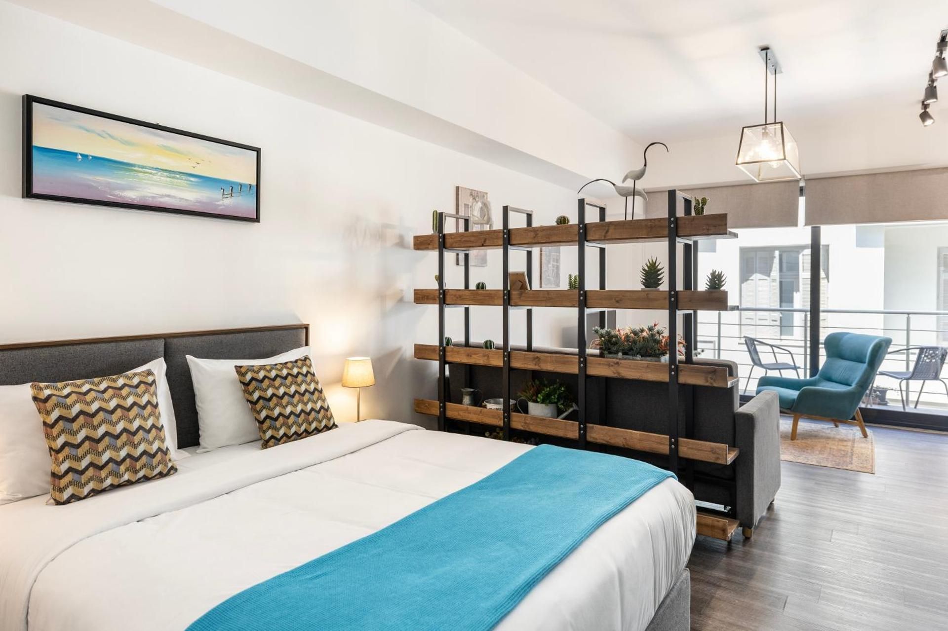 Deluxe Studio Apartment
