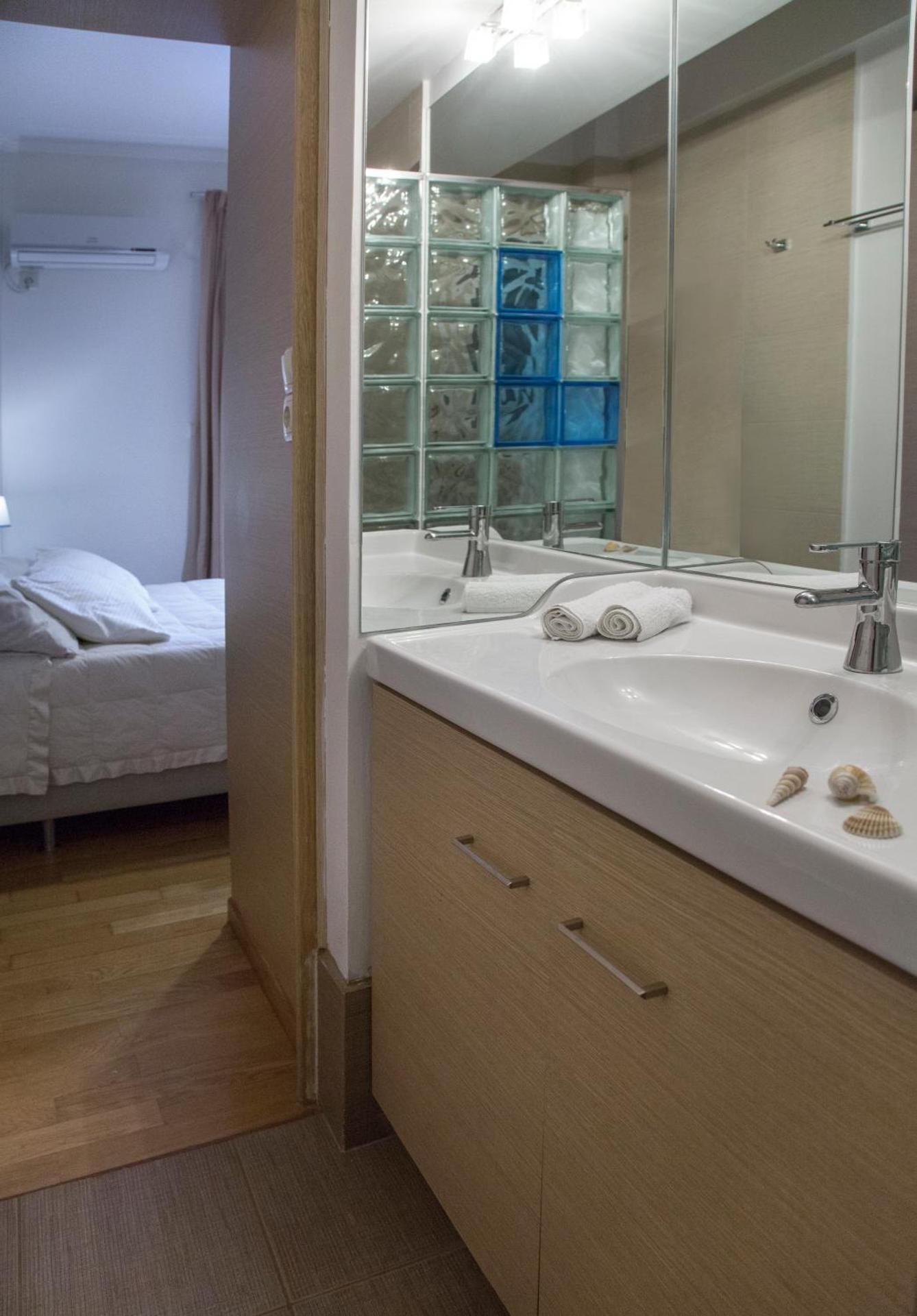  Two-Bedroom, Two-Bathroom Apartment with Sea View