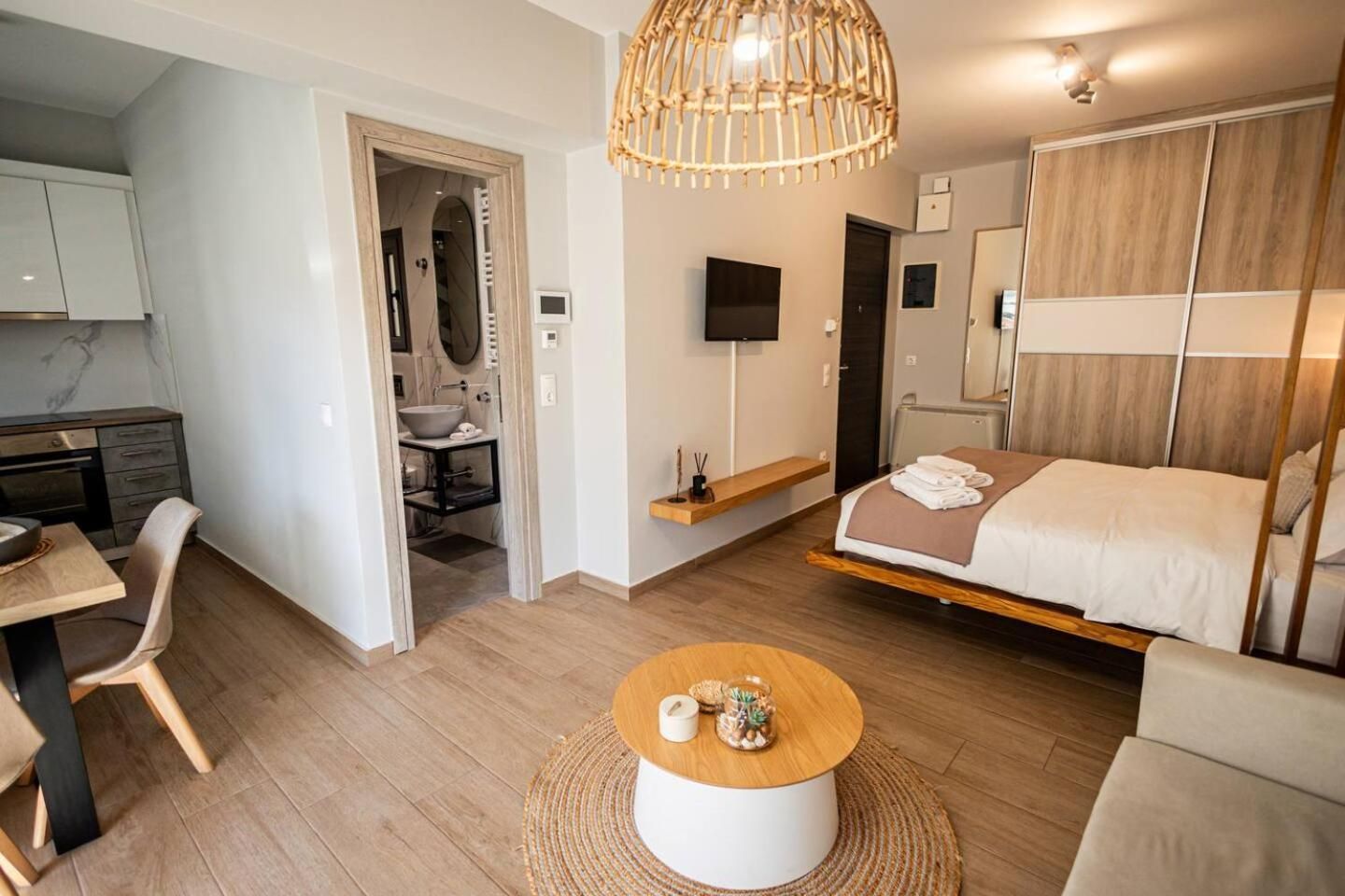 Superior One-Bedroom Apartment