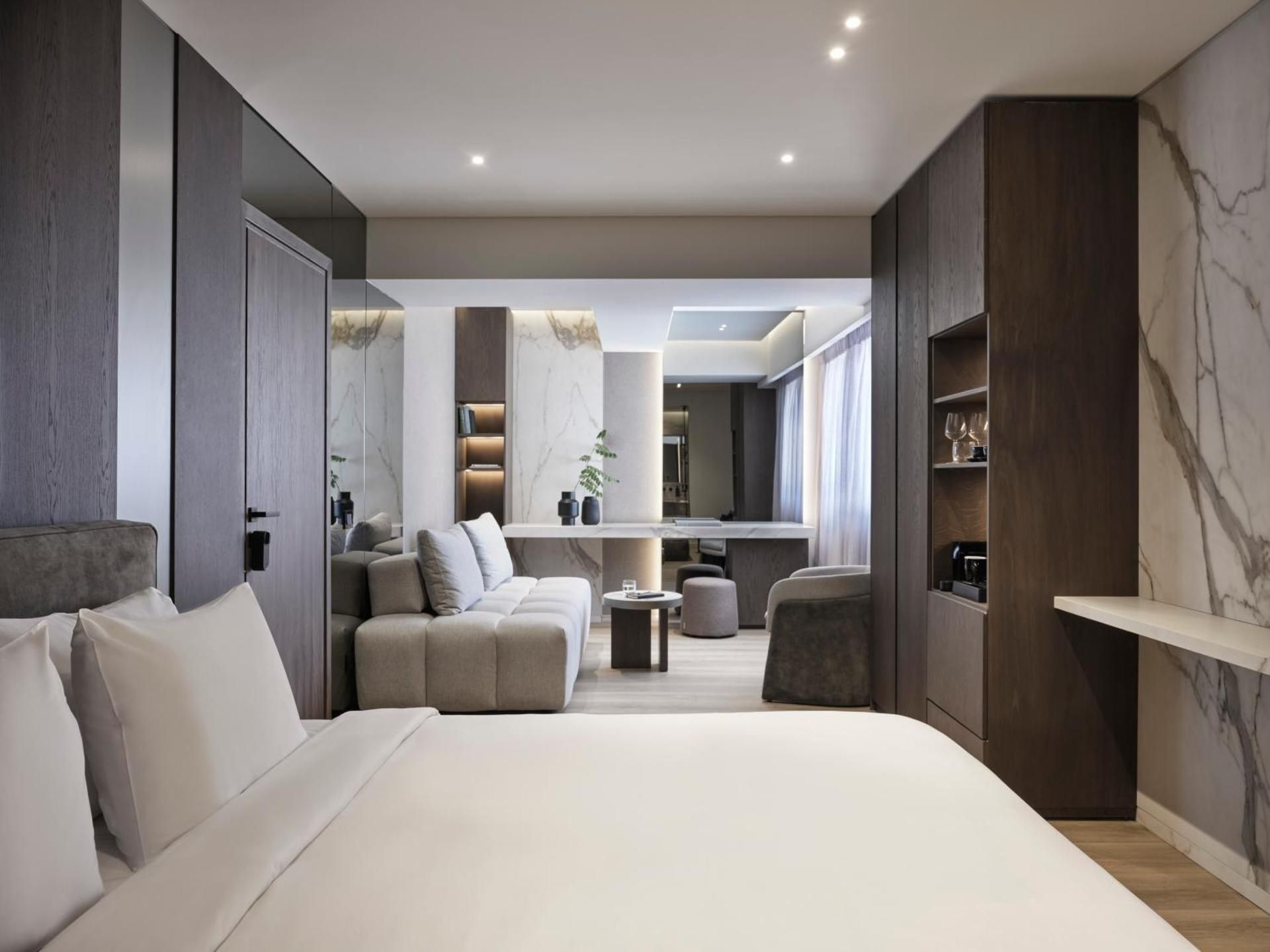 Acropolis Superior King Room