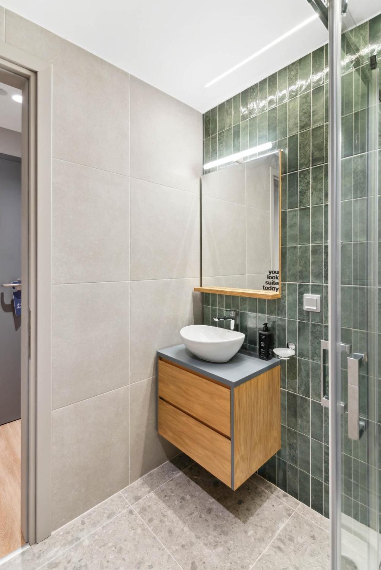 One-Bedroom Comfort Suite