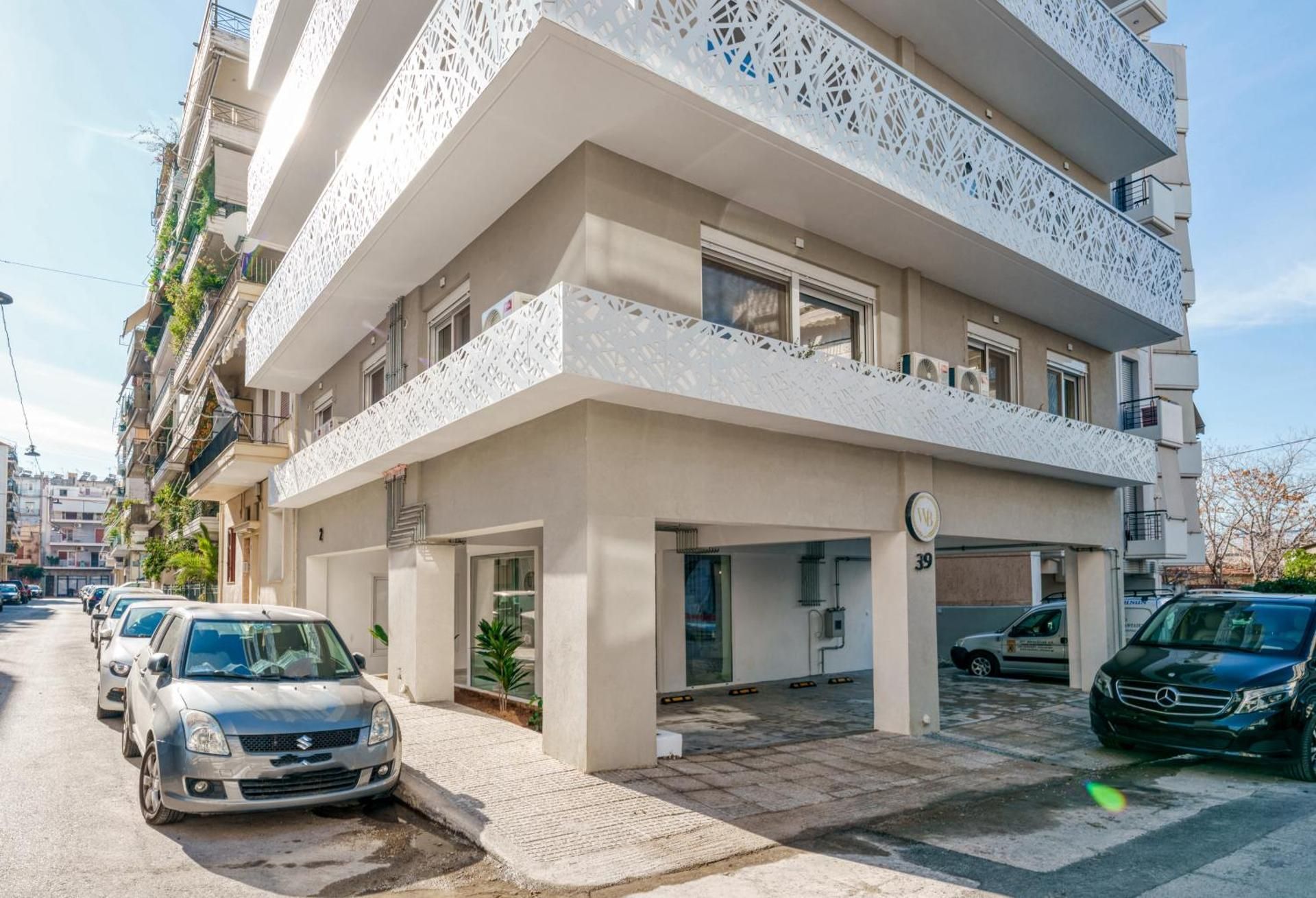 Brand New Building Deluxe Apartments With Parking Nearby Train