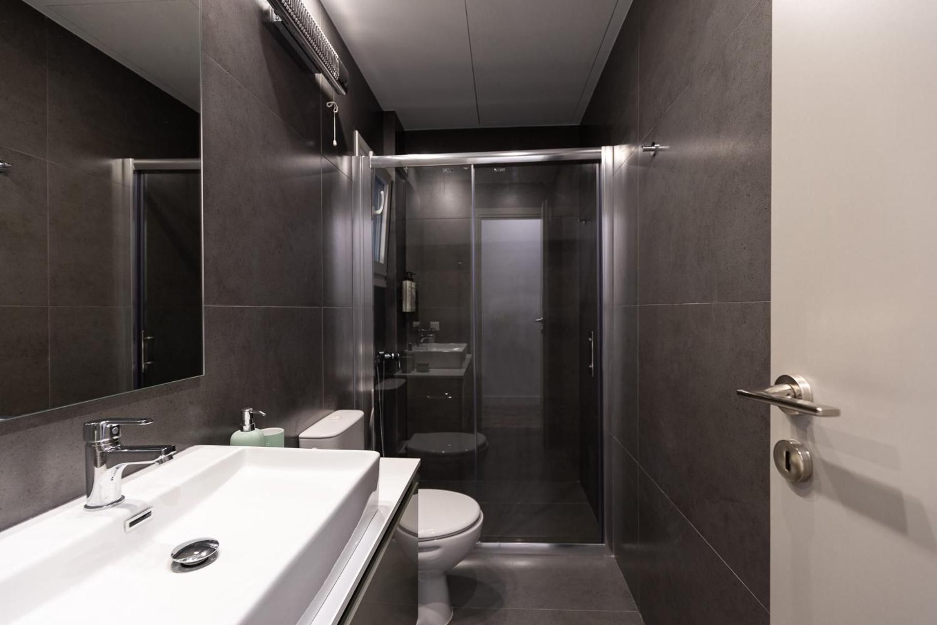Studio Apartment with One Double Bed