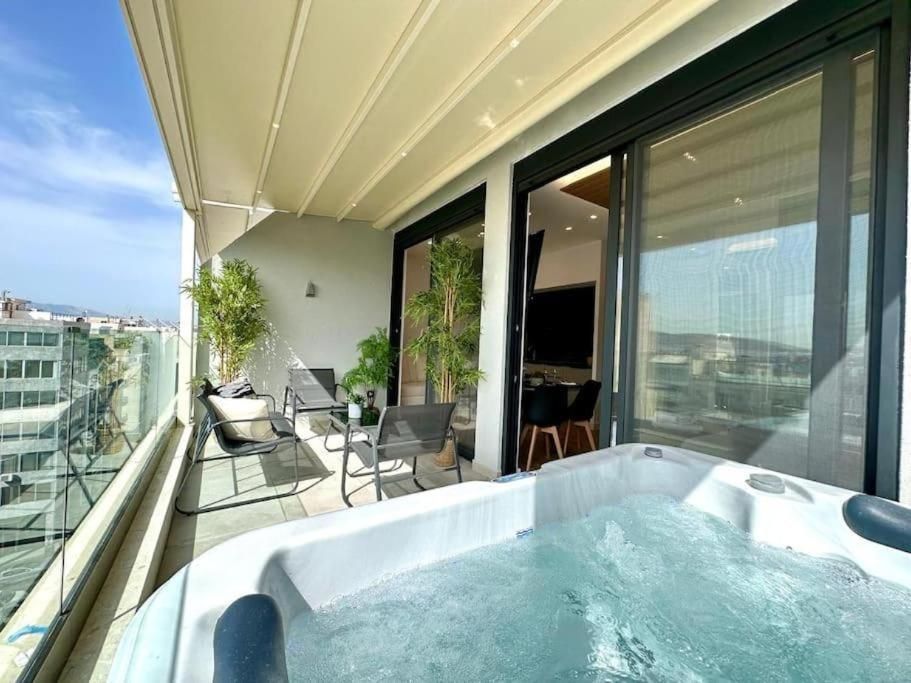 One-Bedroom Apartment with Balcony