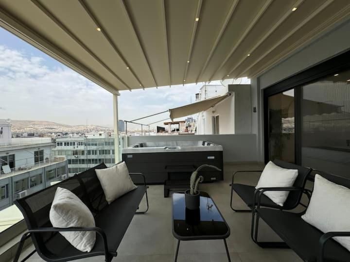 One-Bedroom Apartment with Terrace