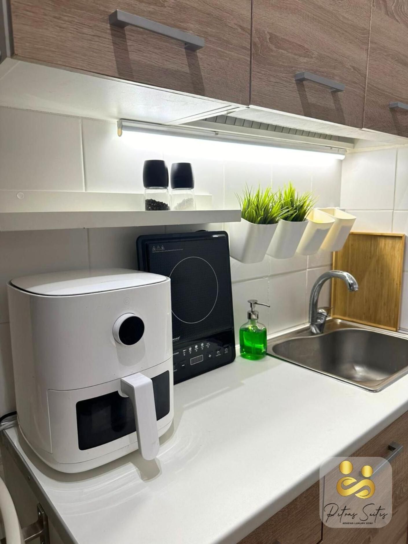 One-Bedroom Deluxe Apartment