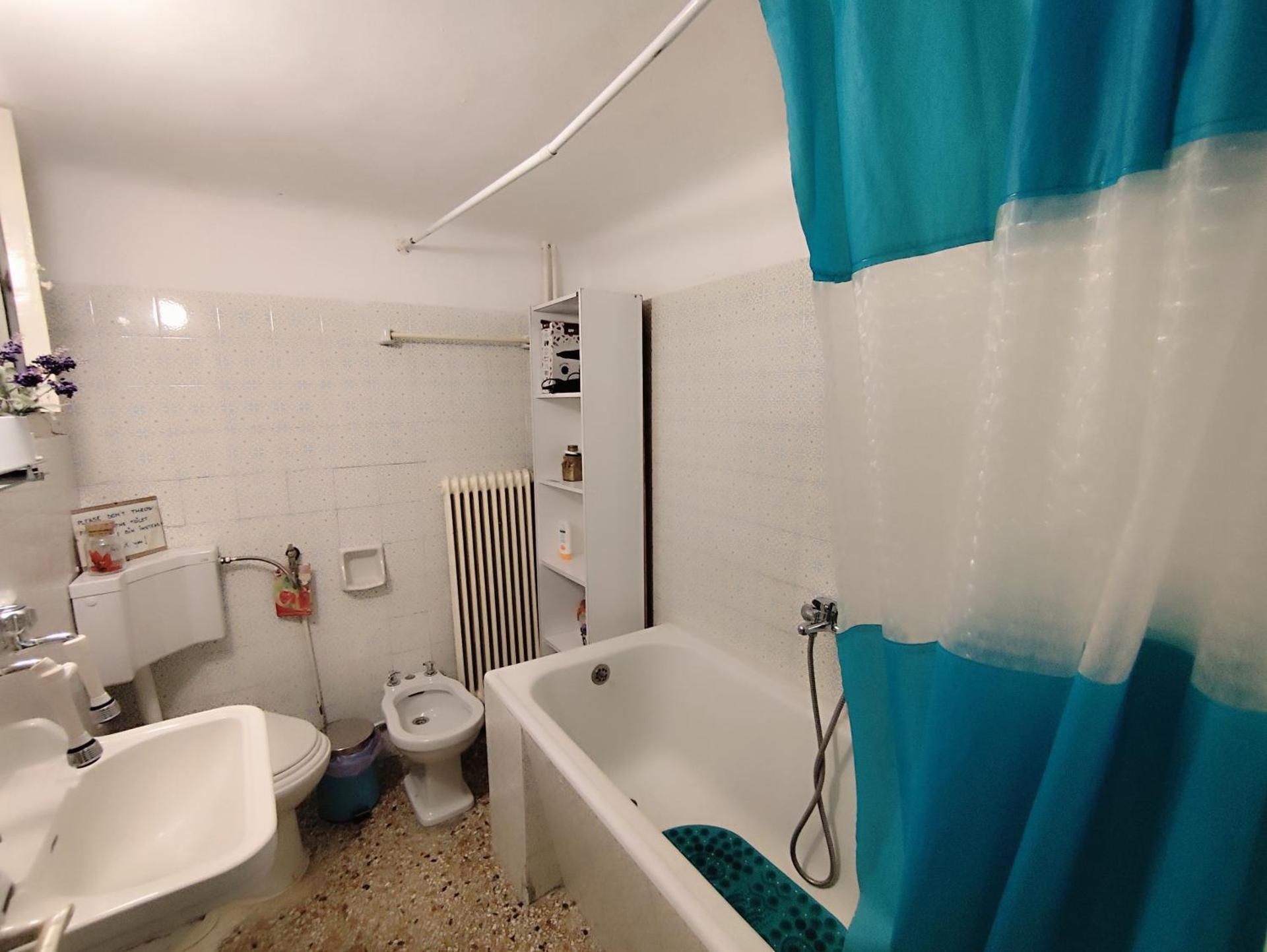 Basic Triple Room with Shared Bathroom