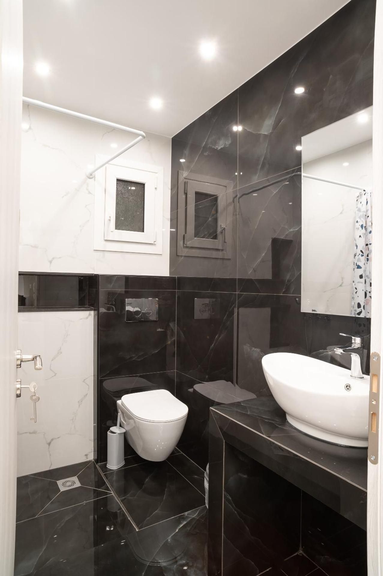 Lenorman Apartments One-Bedroom Apartment