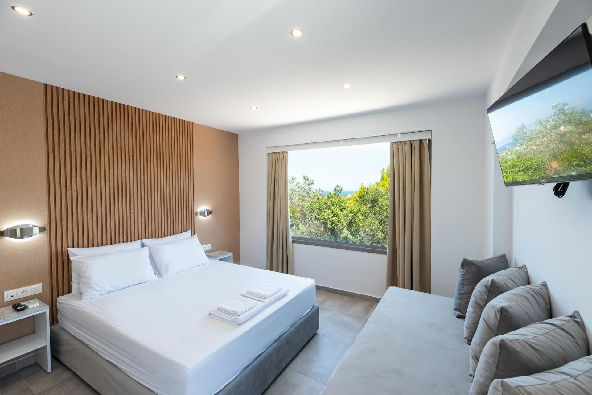 Triple Room with Balcony