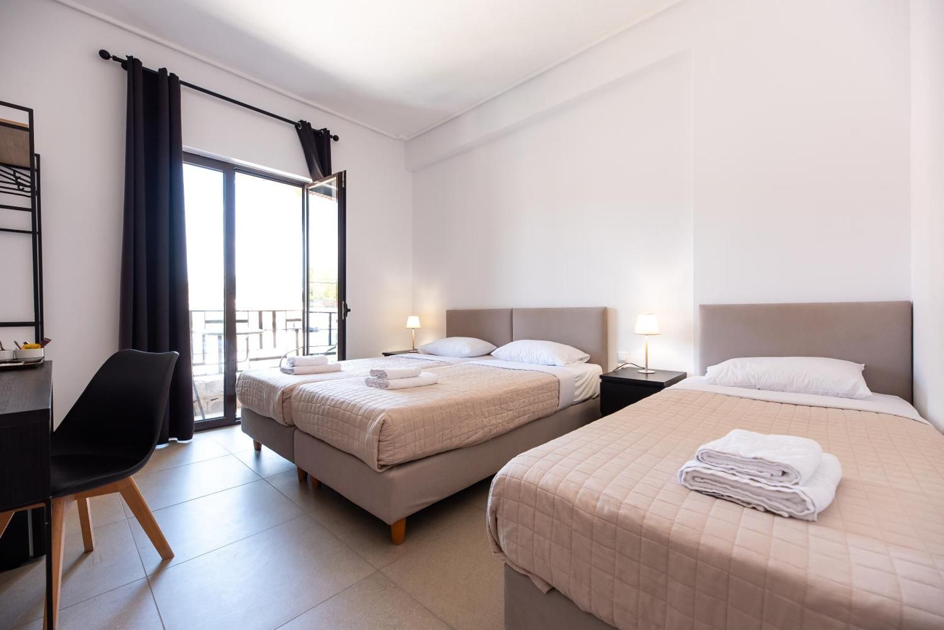 Stone Palace Hotel Near Athen's Airport Free Shuttle From and to Athen's Airport Studio Apartment 2