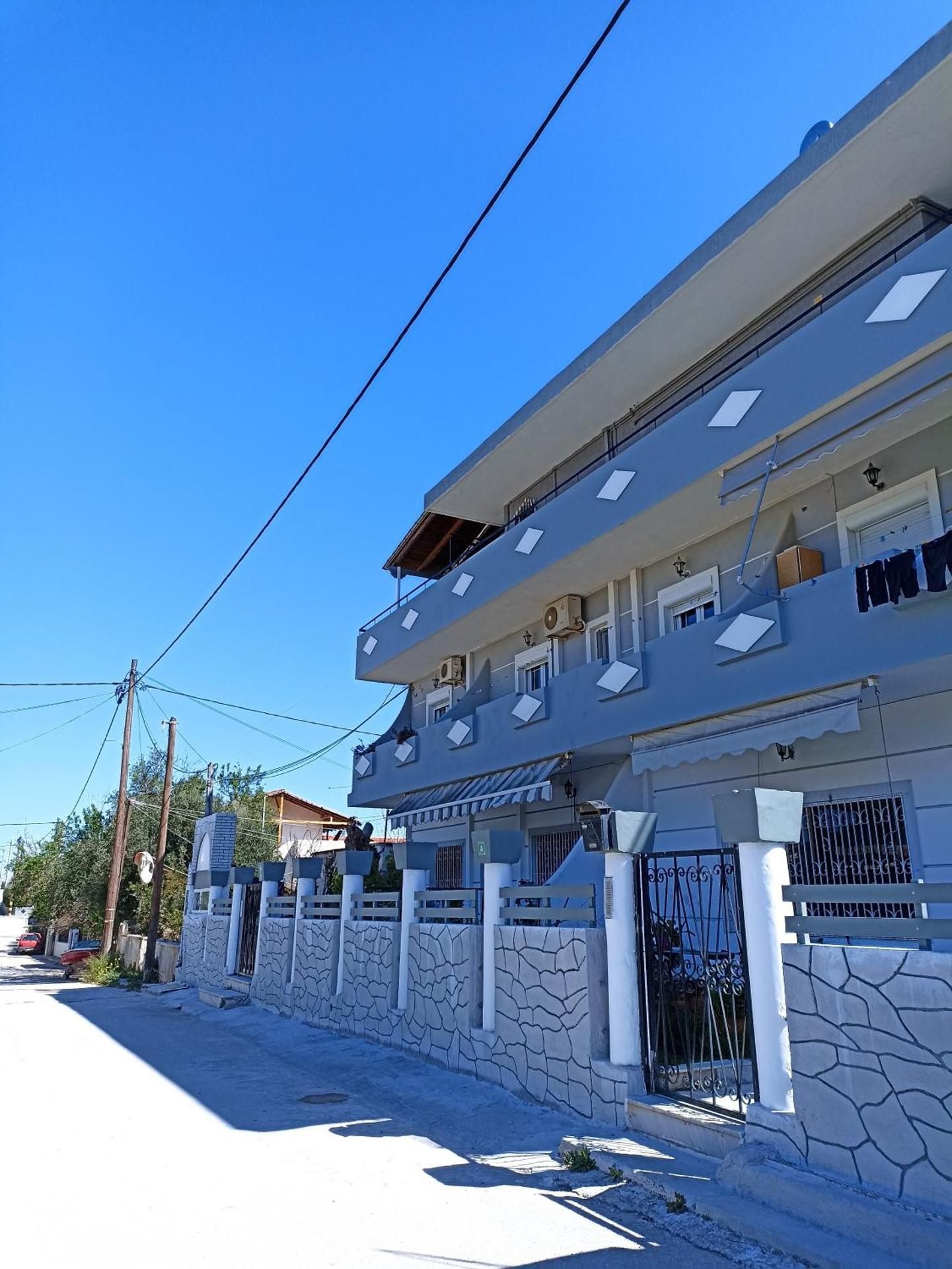 Seven Seas Apartments