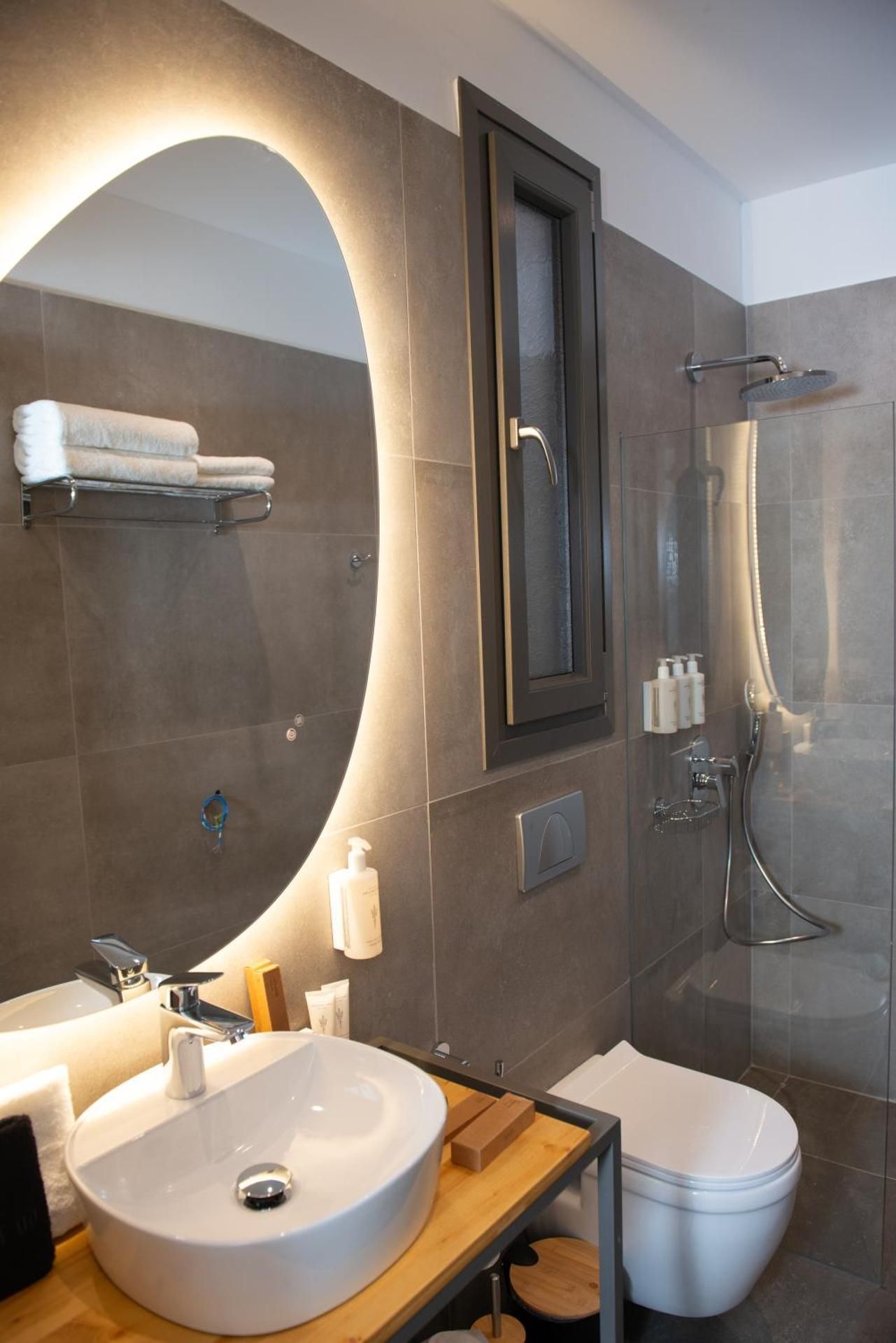 Evia Hotel Deluxe Double or Twin Room 3