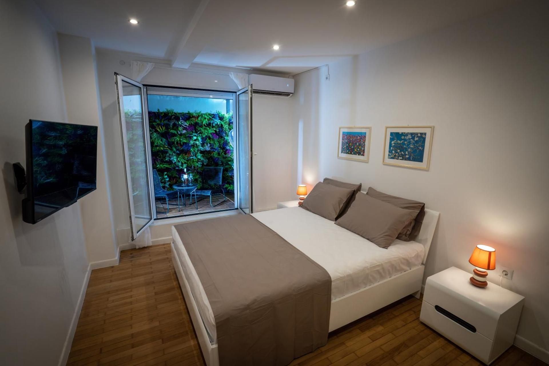 En Suite Bedroom - Danilo