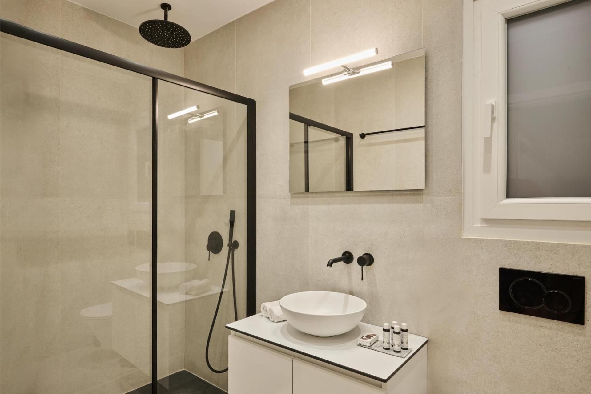 VISION Akadimias Suites
