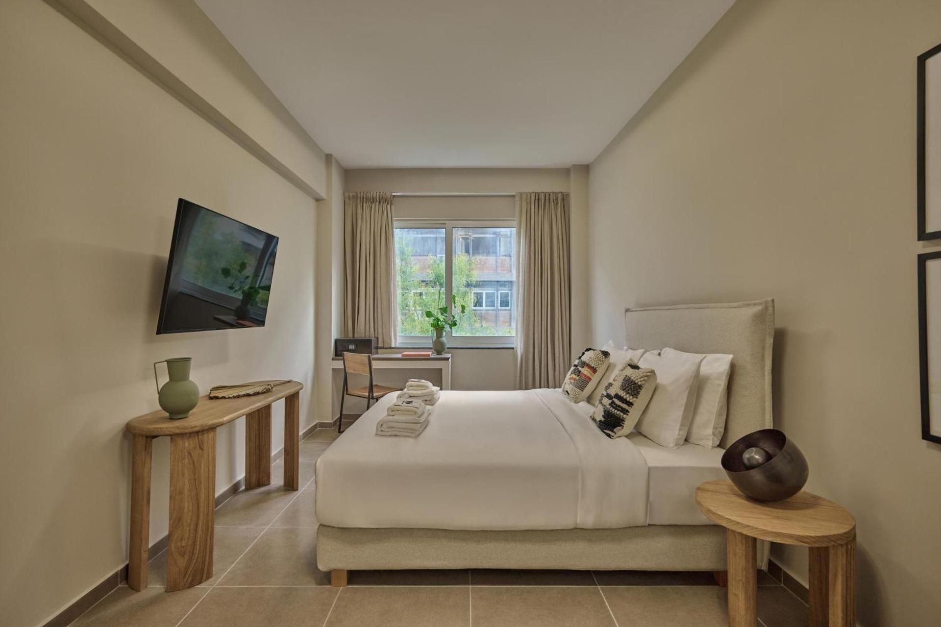 VISION Akadimias Suites