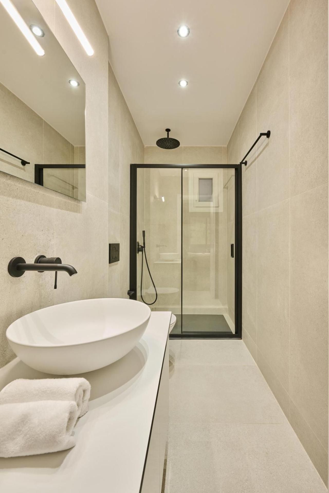 VISION Akadimias Suites