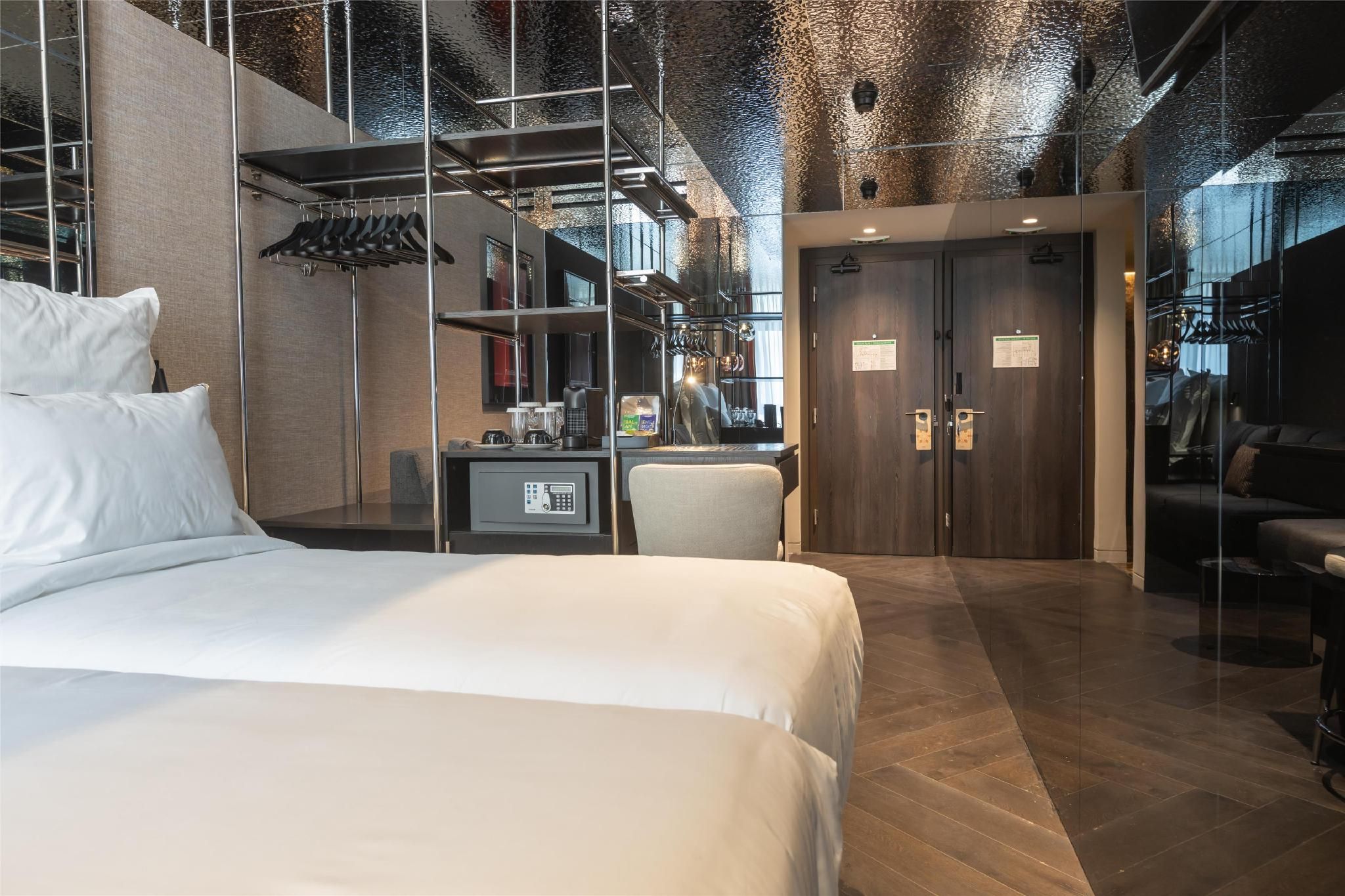 Twin Guest Room With Pull-Out Sofa