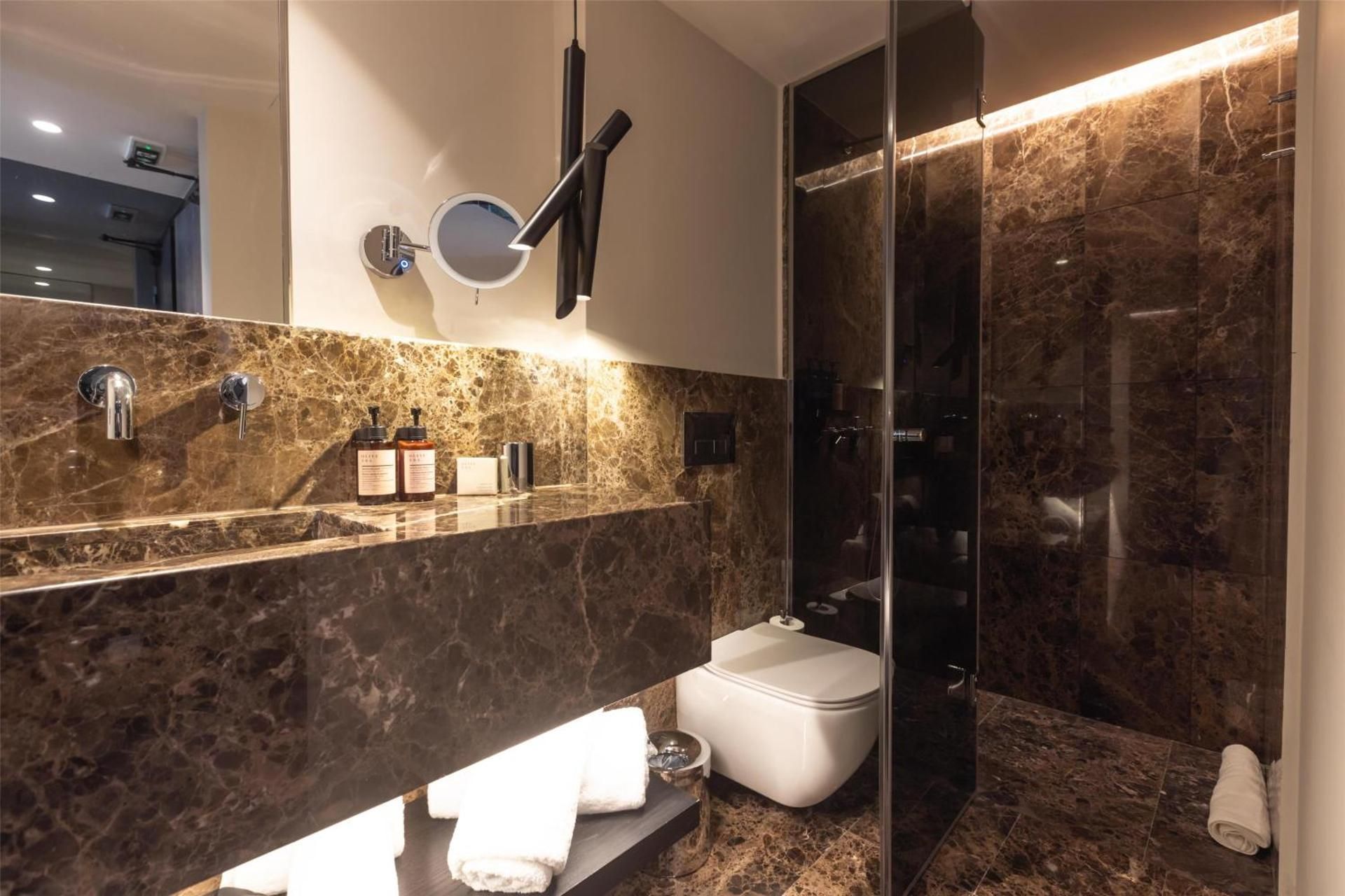 Adia Aluma Athens, Curio Collection by Hilton King Guest Room 3