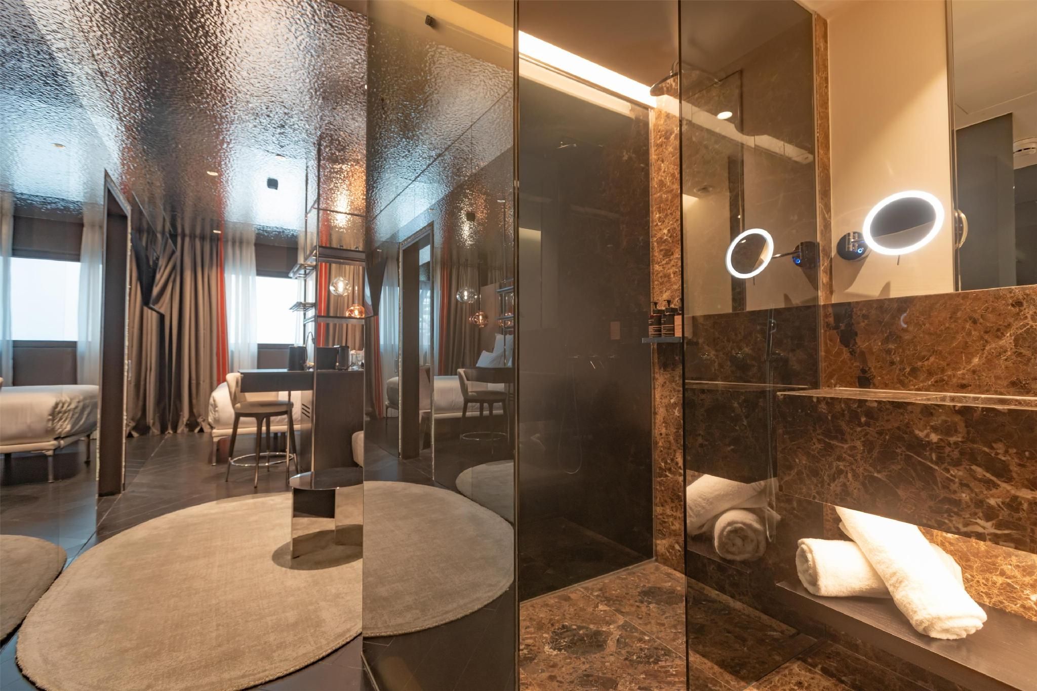 KING ONE BEDROOM SUITE